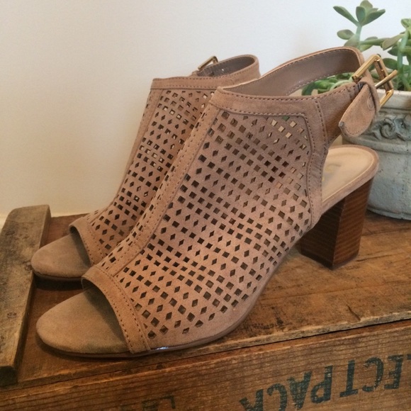 unisa pryce sandal
